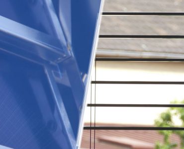 Weltneuheit: Solarthermische Jalousie liefert Energie für Gebäude